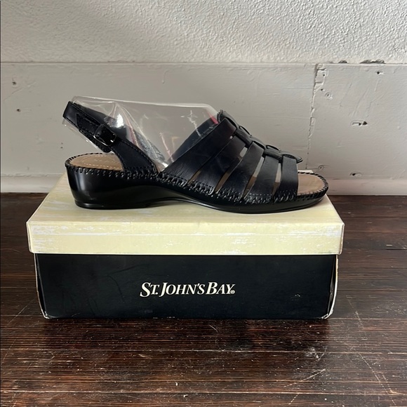 St. John's Bay Shoes - NIB NWT St. John’s Bay Palm Black Womens Sandal Size 10